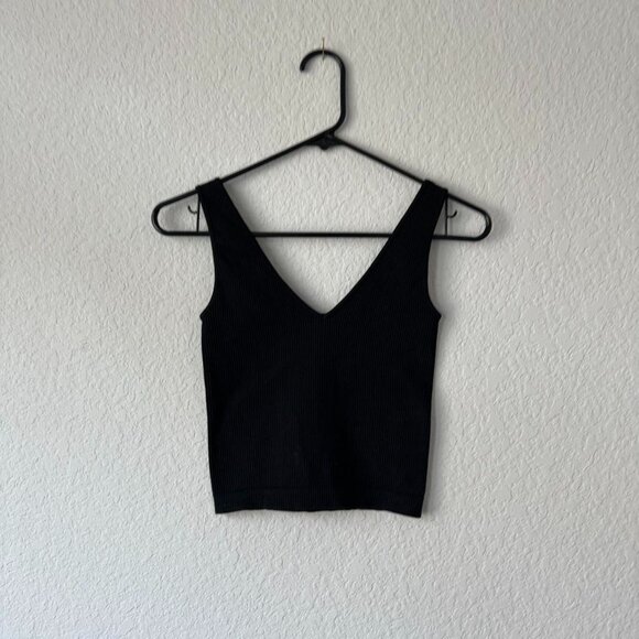 American Threads black ribbed basic tank🖤☁️ - Picture 1 of 6